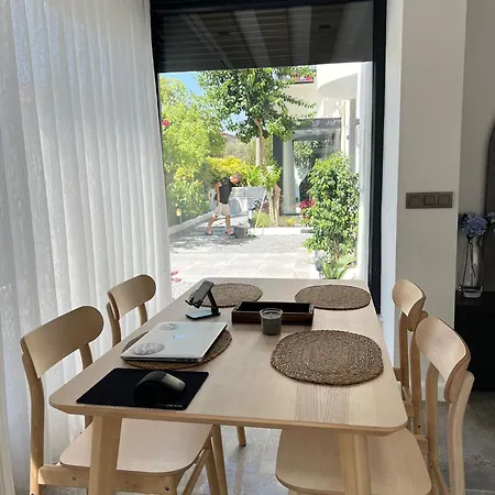 Leos Apart2 * سيدي