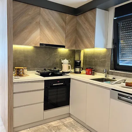 Leos Apart2 * سيدي